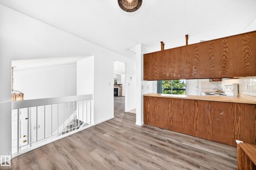 14141 26 Street Nw, Edmonton, AB - Indoor Photo Showing Other Room