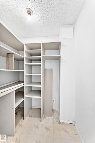 14141 26 Street Nw, Edmonton, AB - Indoor With Storage
