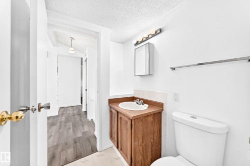 14141 26 Street Nw, Edmonton, AB - Indoor Photo Showing Bathroom