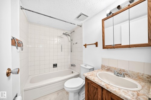 14141 26 Street Nw, Edmonton, AB - Indoor Photo Showing Bathroom