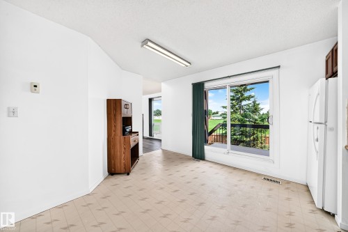 14141 26 Street Nw, Edmonton, AB - Indoor Photo Showing Other Room