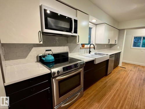 5406 110 Street Nw, Edmonton, AB - Indoor Photo Showing Kitchen With Double Sink