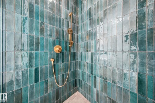 5406 110 Street Nw, Edmonton, AB - Indoor Photo Showing Bathroom
