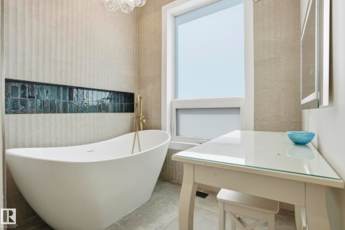 5406 110 Street Nw, Edmonton, AB - Indoor Photo Showing Bathroom