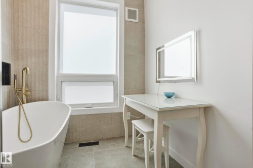 5406 110 Street Nw, Edmonton, AB - Indoor