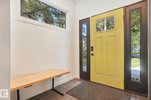 5406 110 Street Nw, Edmonton, AB - Indoor Photo Showing Other Room