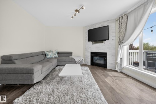 11827 8 Avenue Nw, Edmonton, AB 