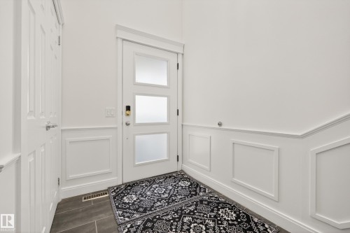 11827 8 Avenue Nw, Edmonton, AB 