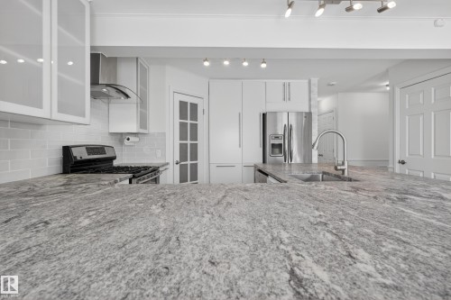 11827 8 Avenue Nw, Edmonton, AB 