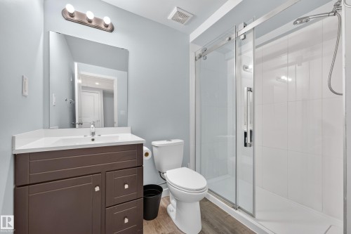 1103 117 Street Sw, Edmonton, AB - Indoor Photo Showing Bathroom