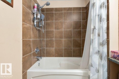 5 Roche Pl, Beaumont, AB 