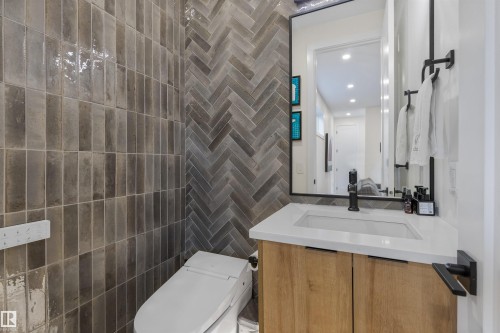11106 73 Avenue Nw, Edmonton, AB 