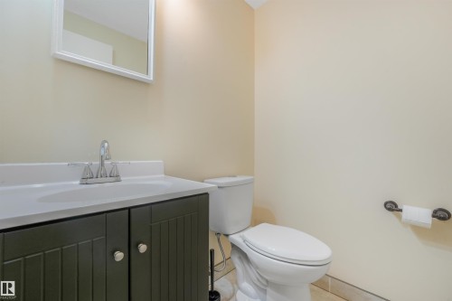 Half Bath located on the Main Floor. - 267 Ridgewood Terrace, St. Albert, AB - Indoor Photo Showing Bathroom