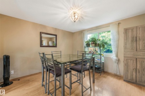 Open Concept Dining Room space featuring access to Kitchen and Living Room. Large enough to fit a big table to host your family gatherings. - 267 Ridgewood Terrace, St. Albert, AB - Indoor Photo Showing Dining Room