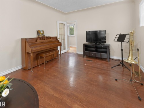 10968 75 Avenue Nw, Edmonton, AB 