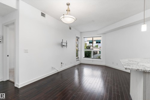 #109 10523 123 St Nw, Edmonton, AB - Indoor Photo Showing Other Room