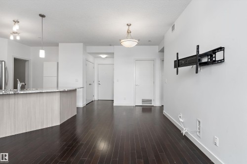 #109 10523 123 St Nw, Edmonton, AB - Indoor