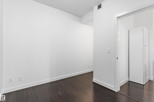 #109 10523 123 St Nw, Edmonton, AB - Indoor Photo Showing Other Room