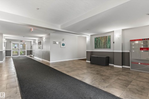 #109 10523 123 St Nw, Edmonton, AB - Indoor Photo Showing Other Room