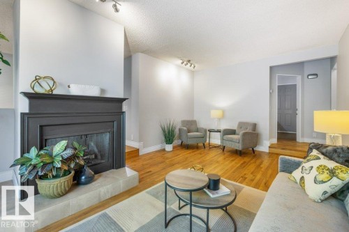 16715 98 Street Nw, Edmonton, AB 