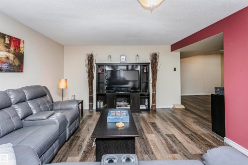 13503 135 Avenue Nw, Edmonton, AB 