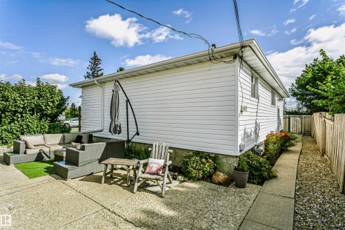 13503 135 Avenue Nw, Edmonton, AB 