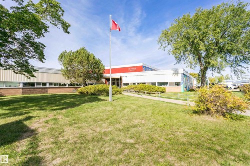 13503 135 Avenue Nw, Edmonton, AB 