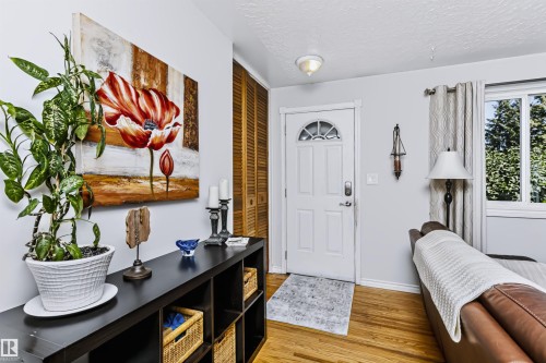 13503 135 Avenue Nw, Edmonton, AB 