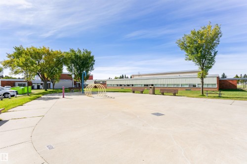 13503 135 Avenue Nw, Edmonton, AB 