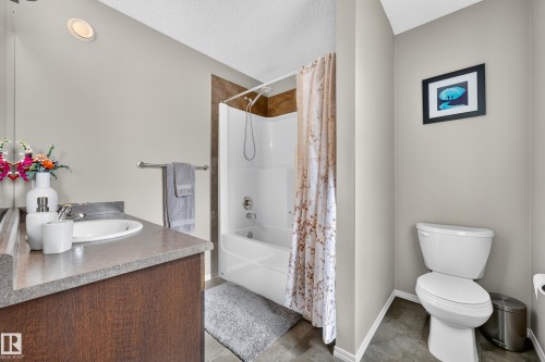 12528 172 Avenue Nw, Edmonton, AB 