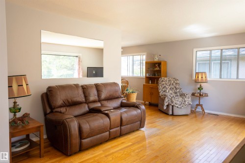 10428 68 Avenue Nw, Edmonton, AB 