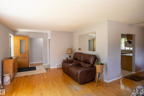 10428 68 Avenue Nw, Edmonton, AB 