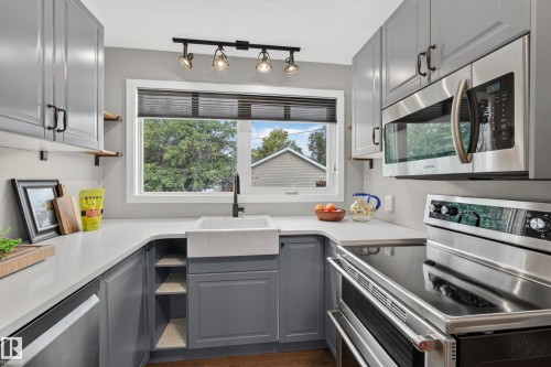 8512 74 Avenue Nw, Edmonton, AB 