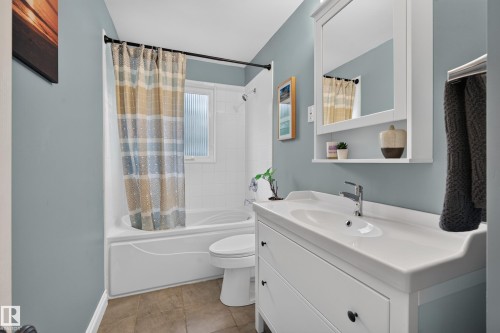 8512 74 Avenue Nw, Edmonton, AB 