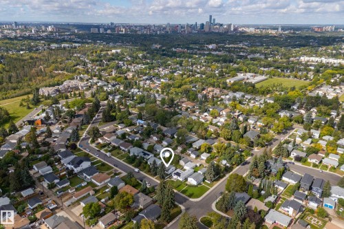 8512 74 Avenue Nw, Edmonton, AB 