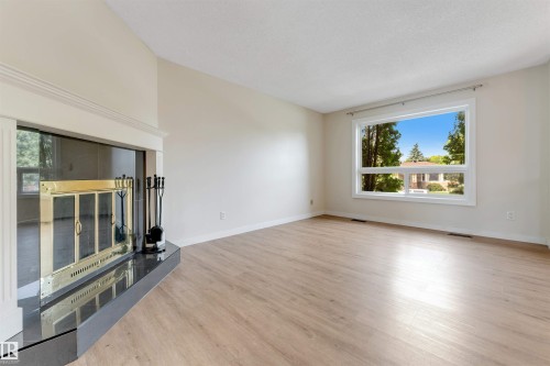 11015 170 Avenue Nw, Edmonton, AB 