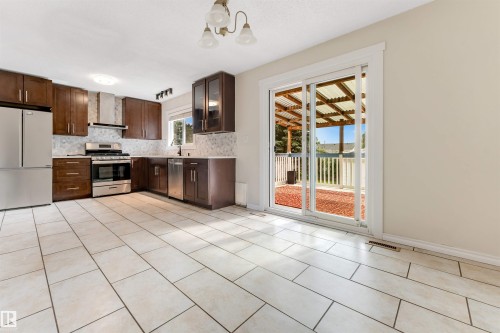 11015 170 Avenue Nw, Edmonton, AB 