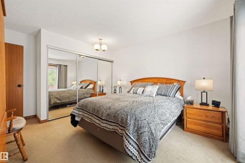 704 Warwick Road Nw, Edmonton, AB 