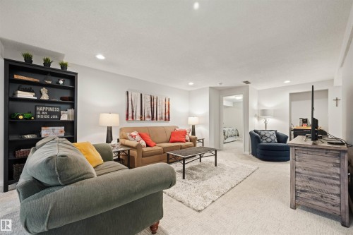 704 Warwick Road Nw, Edmonton, AB 