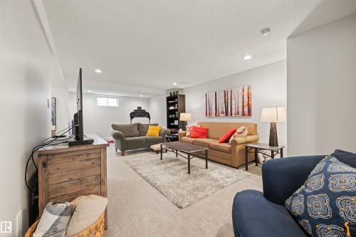704 Warwick Road Nw, Edmonton, AB 