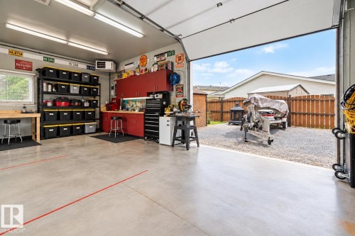704 Warwick Road Nw, Edmonton, AB 