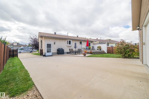 704 Warwick Road Nw, Edmonton, AB 