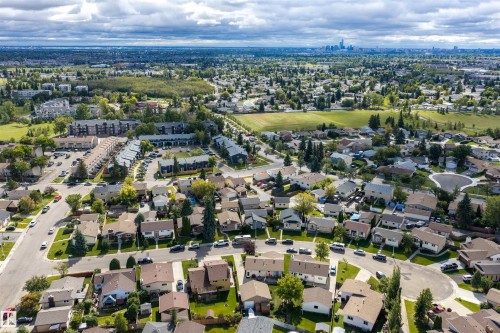 704 Warwick Road Nw, Edmonton, AB 
