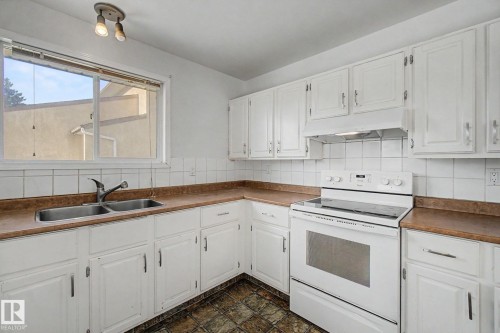 6237 13 Avenue Nw, Edmonton, AB 