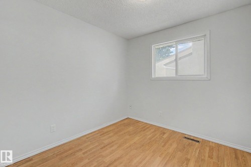 6237 13 Avenue Nw, Edmonton, AB 