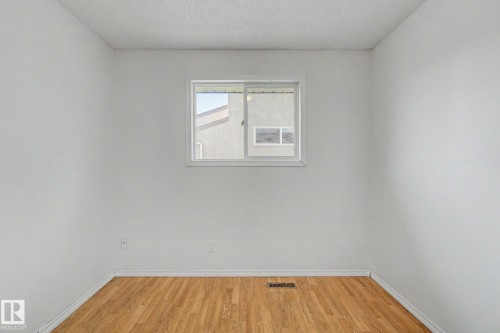 6237 13 Avenue Nw, Edmonton, AB 