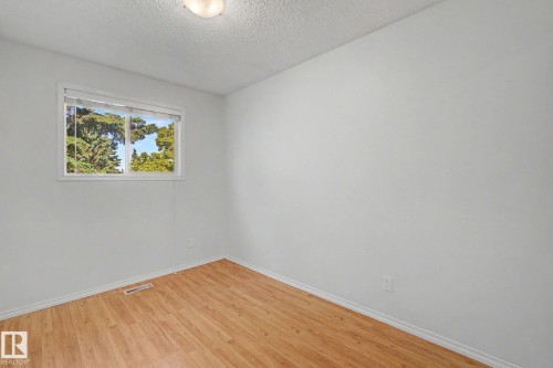 6237 13 Avenue Nw, Edmonton, AB 