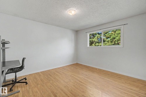 6237 13 Avenue Nw, Edmonton, AB 