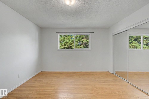 6237 13 Avenue Nw, Edmonton, AB 