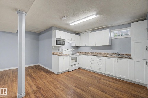 6237 13 Avenue Nw, Edmonton, AB 